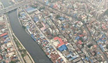 उपत्यकाका नदी किनारमा सवारी पार्किङ नगर्न ट्राफिक प्रहरीको आग्रह
